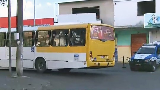 Após tiroteio ônibus deixam de circular em bairros de Salvador