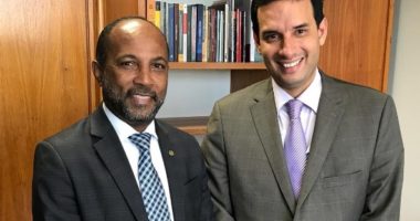 Artigo: Léo Prates ao lado de… Bebeto Galvão