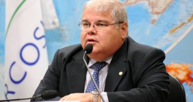 Artigo: Lúcio Vieira Lima e Carletto são baianos mais faltosos na Câmara