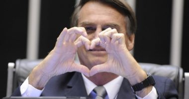 Artigo: Ex de Bolsonaro nega ameaça e faz campanha para o candidato