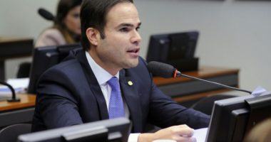 Artigo: Cacá Leão nega conversas com ACM Neto para 2018