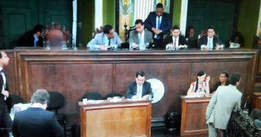 Artigo: Sob protestos, vereadores de Salvador encontram dificuldades para manter sessão