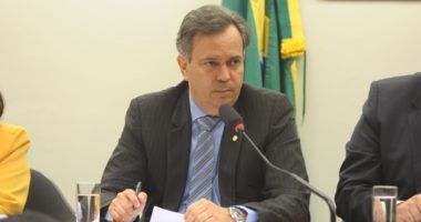 Artigo: Félix praticamente fecha as portas do PDT para Pinheiro
