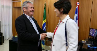 Artigo: Coronel chama Manuela D’Ávila de “futura presidente da República”