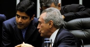 Artigo: Temer cogita decisão para manter o DEM na base
