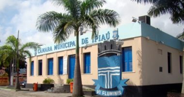 Artigo: Vereadores de Ipiaú recusam 13º salário e abono de férias