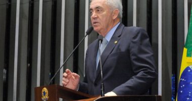 Artigo: ‘Bolsonaro seria um desastre’, segundo Otto Alencar