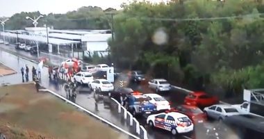 Artigo: Sindicalistas bloqueiam acesso ao aeroporto de Salvador em apoio a Lula