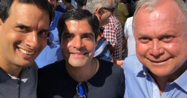 Artigo: Angelo Coronel também vai a aniversário de Paulo Azi