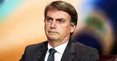 Artigo: Católico Bolsonaro implora por voto evangélico