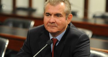 Artigo: Detran suspende carteira de motorista de Angelo Coronel