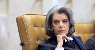 Artigo: Cármen Lúcia é diagnosticada com Covid-19, diz revista