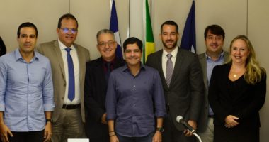 Artigo: Neto dá posse a novos secretários municipais; veja lista