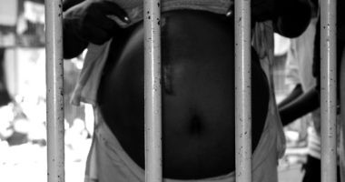 Artigo: Senado aprova prisão domiciliar para gestantes e mães condenadas