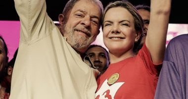 Artigo: Gleisi Hoffmann é mantida na presidência nacional do PT