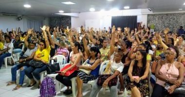 Artigo: Recebe os professores, Colbert