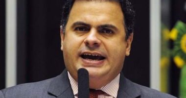 Artigo: Jonga Bacelar é campeão de faltas na Câmara