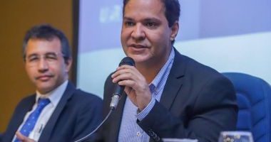 Artigo: “Não tem lógica fazer três reformas”