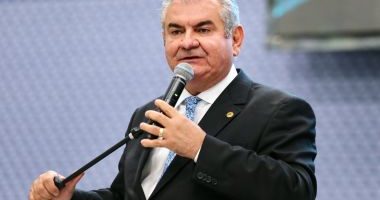 Artigo: Angelo Coronel quer evitar desgaste de Rui