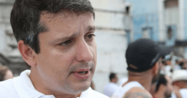 Artigo: Dois de Julho: secretário despista sobre permanência na Semob