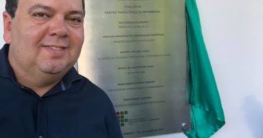 Artigo: Elmar solta o verbo contra Rui