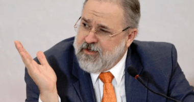 Artigo: Lula está decidido em não reconduzir Aras na PGR, diz site