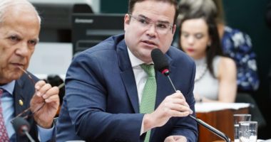 Artigo: Cacá dispara contra críticas sobre assumir vaga do pai: “Não é capitania hereditária”