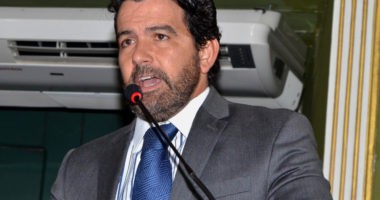 Artigo: Paulo Magalhães Jr. continua como líder do governo na CMS