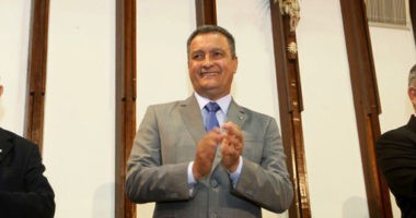 Artigo: Rui aciona os Bombeiros para evitar ida de baianos às praias