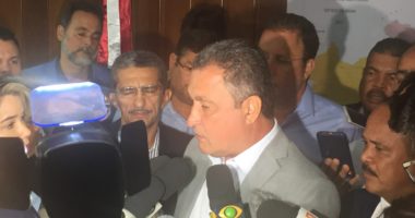 Artigo: Rui Costa critica postura do Governo Federal sobre manchas de óleo