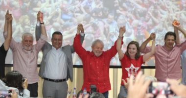 Artigo: A maioria branca na mesa do PT