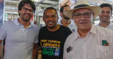 Artigo: Bellintani acompanha secretário petista em evento