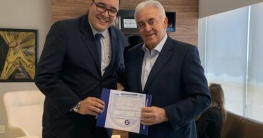 Artigo: Otto filia advogado para disputar cadeira na Câmara Municipal