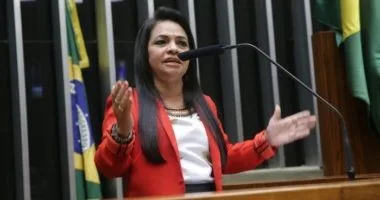 Artigo: Moema Gramacho diz que deve disputar eleição para deputada federal em 2026