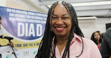 Artigo: Olívia comemora nome de Wagner para o governo do estado