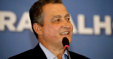 Artigo: Rui intensifica campanha em Feira e Vitória da Conquista