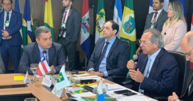 Artigo: Para Paulo Guedes, Rui critica Bolsonaro por diminuir imposto de previdência de militares