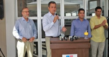 Artigo: Ao lado de Neto, Rui volta a pregar união nacional contra coronavírus