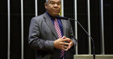 Artigo: Deputado diz que vai tentar impedir convocação de Rui Costa à CPI do MST