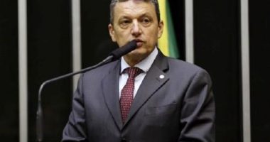 Artigo: O jatinho de Charles Fernandes