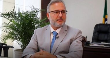 Artigo: Vilas-Boas dispara contra decisão da Justiça que autoriza volta às aulas: “Um equívoco”