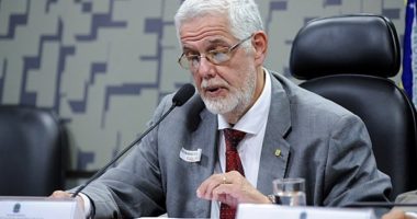 Artigo: Baiano desconversa sobre possível ida de Dino para o STF