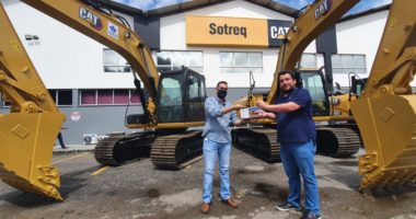 Artigo: Lucas Lobão realiza entrega de escavadeiras para municípios do interior da Bahia