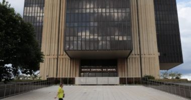 Artigo: BC aperfeiçoa sistema de crédito com garantia de recebíveis de cartão