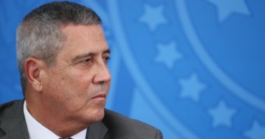 Artigo: Ministro Braga Neto é diagnosticado com covid-19