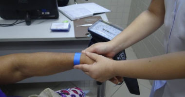 Artigo: Prefeito baiano obriga pacientes com suspeita de Covid-19 a usar pulseiras