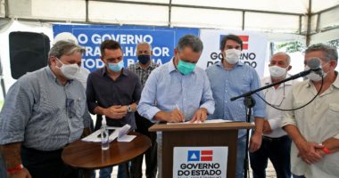 Artigo: Rui Costa volta a promover aglomeração em entrega de obra em Camaçari