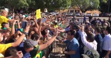 Artigo: Sem máscara, Bolsonaro é recebido por multidão na Bahia