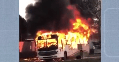 Artigo: Eunápolis: transporte urbano é suspenso após ônibus ser incendiado