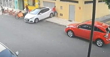 Artigo: Homem é morto a tiros durante assalto em Salvador